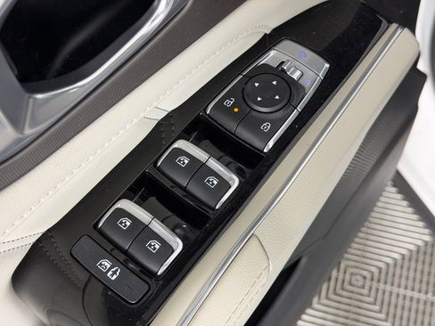 Used 2025 Kia Sorento SX Prestige image 21