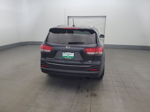 Used 2016 Kia Sorento AWD image 7
