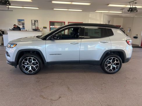 New 2026 Jeep Compass Limited image 5