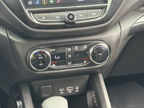 Used 2021 Chevrolet TrailBlazer LT w/ Sun and Liftgate Package FWD image 21