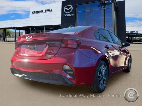 Used 2022 Kia Forte LXS FWD image 3