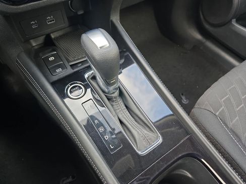 Used 2022 Nissan Kicks SV image 29