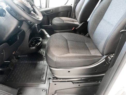 Used 2025 RAM ProMaster 2500 w/ U-Haul Equipment Group FWD image 8
