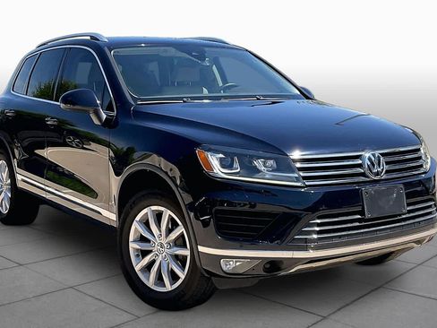 Used 2016 Volkswagen Touareg Sport AWD/4WD image 4