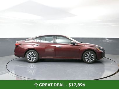Used 2024 Nissan Altima 2.5 SV