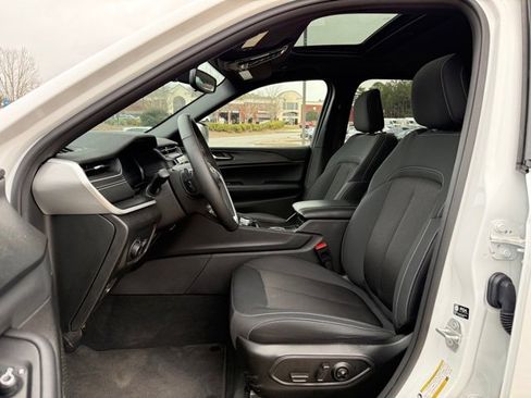 Certified 2024 Jeep Grand Cherokee Laredo X w/ Luxury Tech Group I image 13