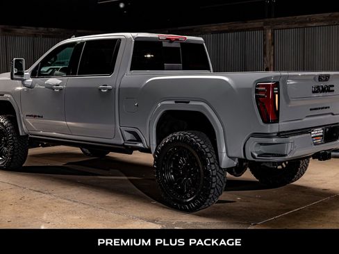 Used 2025 GMC Sierra 2500 AT4 w/ AT4 Premium Plus Package image 7