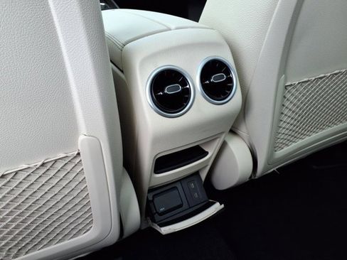 New 2026 Mercedes-Benz GLB 250 image 18