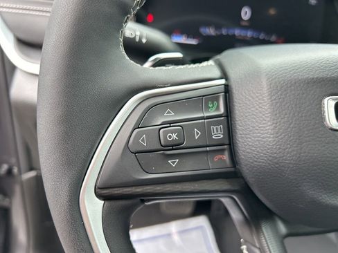 Used 2024 Jeep Grand Cherokee Altitude AWD/4WD image 19