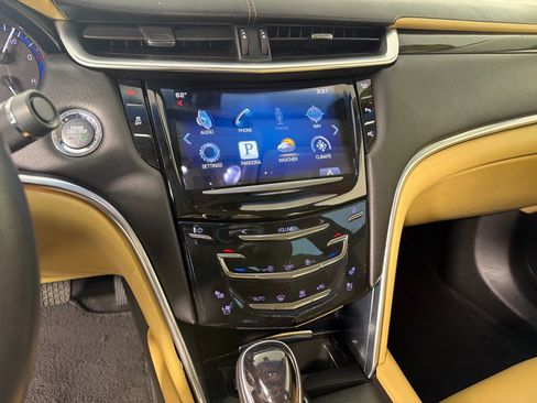 Used 2014 Cadillac XTS Luxury FWD image 15
