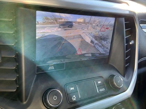 Used 2021 GMC Acadia SLT image 25