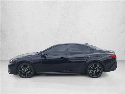 Used 2025 Toyota Camry XSE FWD image 9