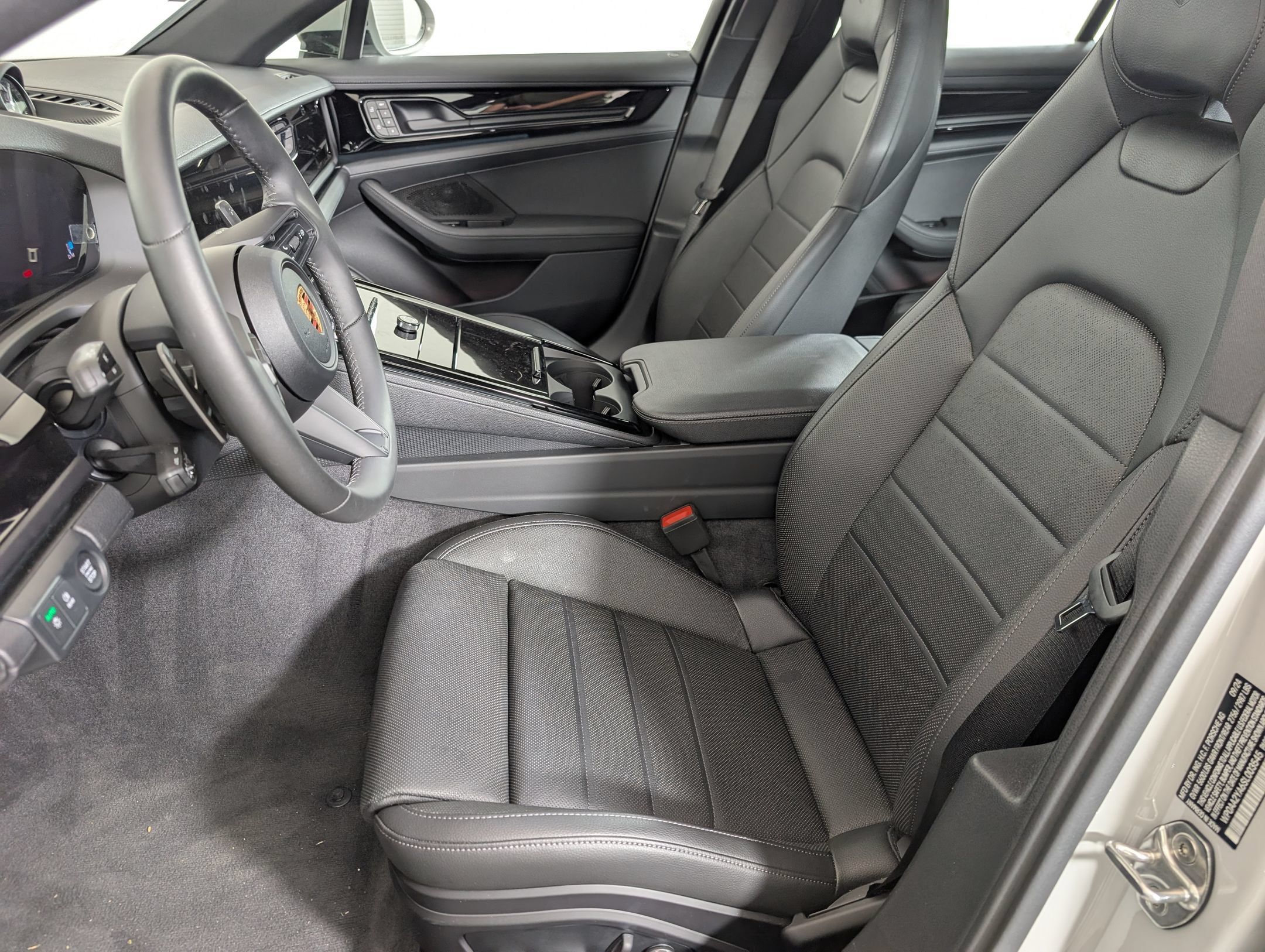 Certified 2025 Porsche Panamera 4 AWD/4WD image 5