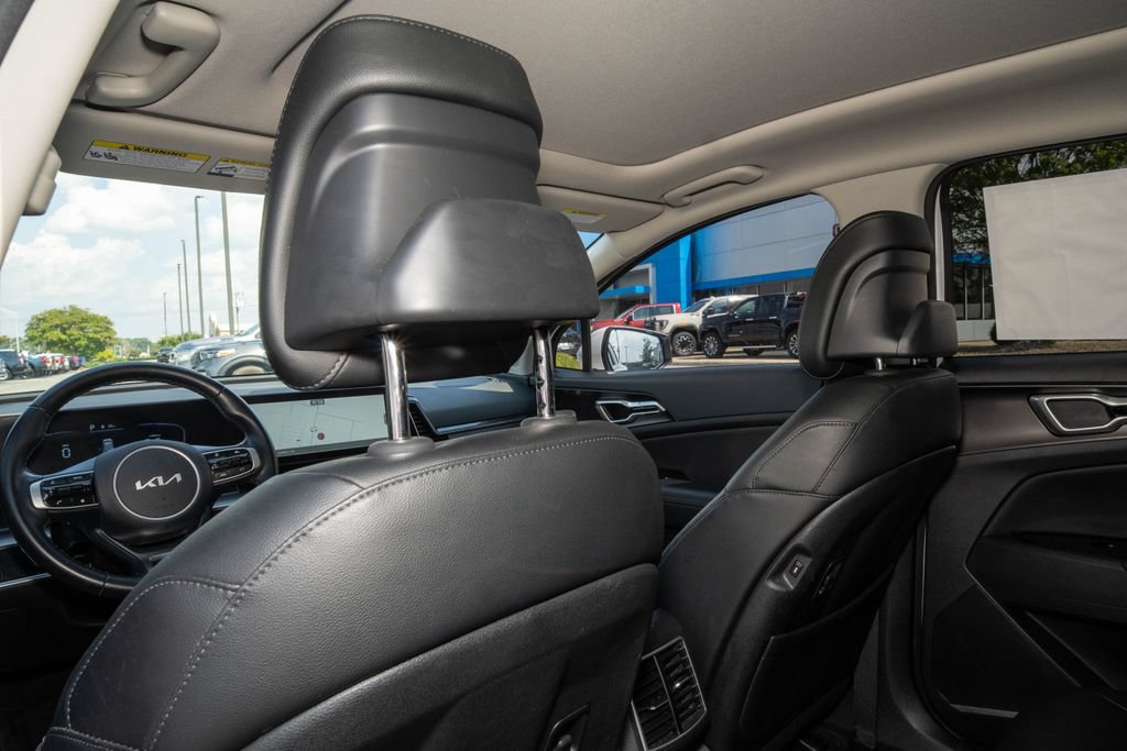 Used 2025 Kia Sportage EX w/ Premium Package FWD image 16