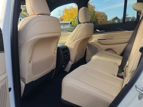 New 2025 Jeep Grand Cherokee Limited image 13