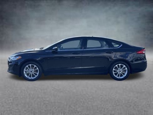 Used 2019 Ford Fusion SE image 2