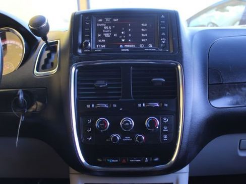 Used 2015 Dodge Grand Caravan SXT w/ Rear Park Assist Package image 15