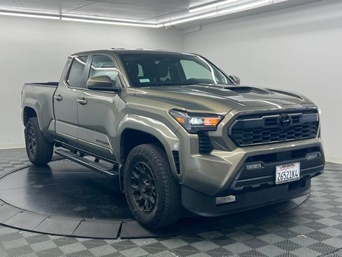 Used 2026 Toyota Tacoma TRD Sport RWD image 3