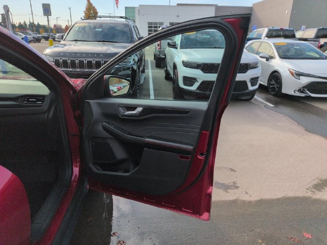 Certified 2023 Ford Escape ST-Line Select w/ Tech Pack #2 AWD/4WD image 14