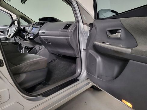 Used 2014 Toyota Prius V Three image 25