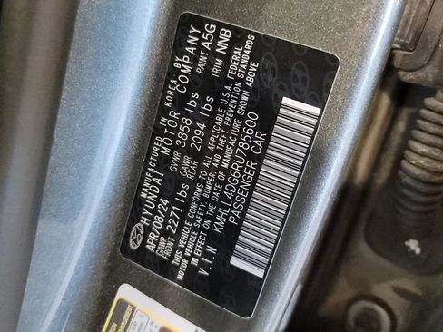 Used 2024 Hyundai Elantra SE FWD image 28