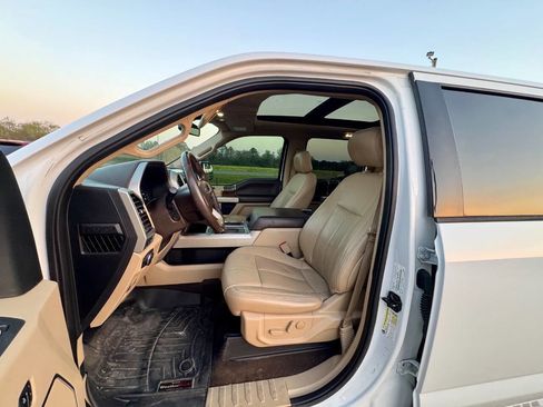 Used 2019 Ford F150 Lariat w/ Equipment Group 502A Luxury image 19