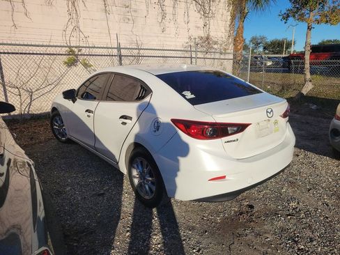 Used 2014 MAZDA MAZDA3 i Touring w/ Technology Package image 4