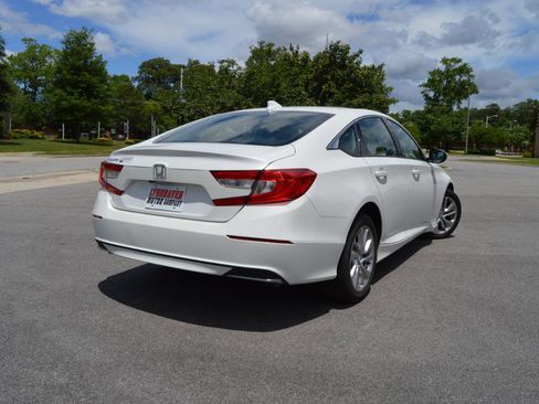 Used 2018 Honda Accord LX image 4