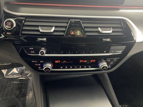 Used 2023 BMW M550i xDrive image 24