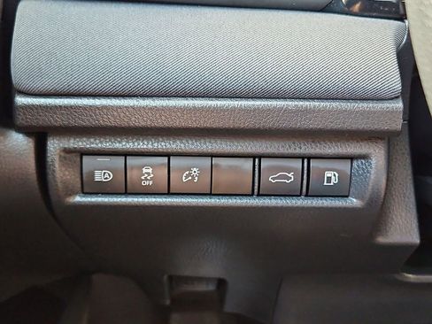 Used 2025 Toyota Camry LE image 15