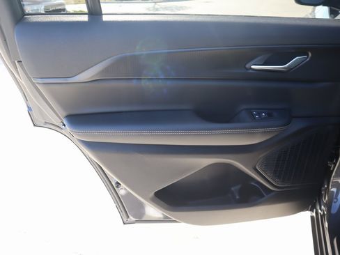 New 2025 Jeep Grand Cherokee L Altitude image 18