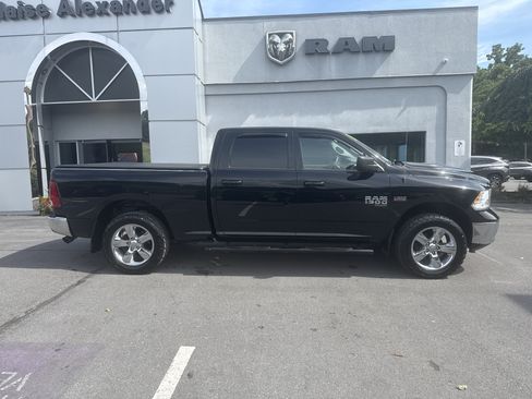 Used 2020 RAM 1500 Classic SLT AWD/4WD image 2