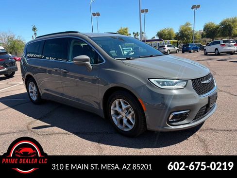 Used 2022 Chrysler Pacifica Touring-L image 1