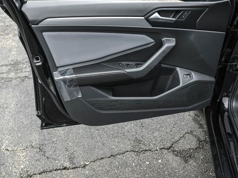 New 2026 Volkswagen Jetta SE FWD image 33