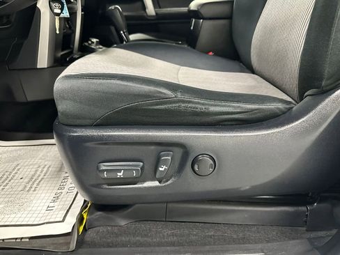 Used 2015 Toyota 4Runner SR5 AWD/4WD image 12