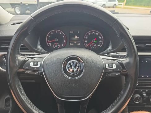 Used 2020 Volkswagen Passat 2.0T SE FWD image 14