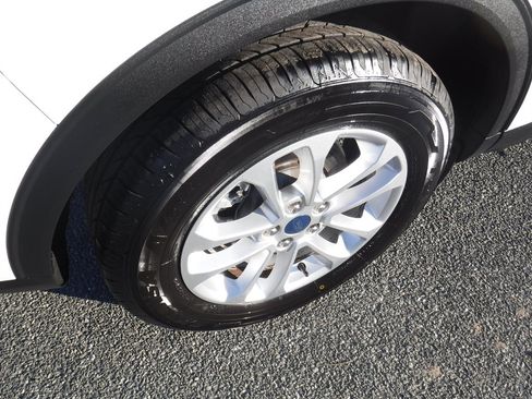 Used 2022 Ford Escape SE image 4