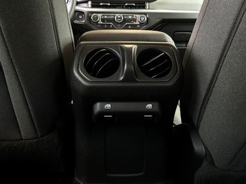 Used 2025 Jeep Wrangler Unlimited Sport AWD/4WD image 12