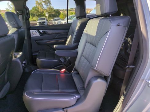 Used 2025 Buick Enclave Avenir w/ Super Cruise Package AWD/4WD image 28