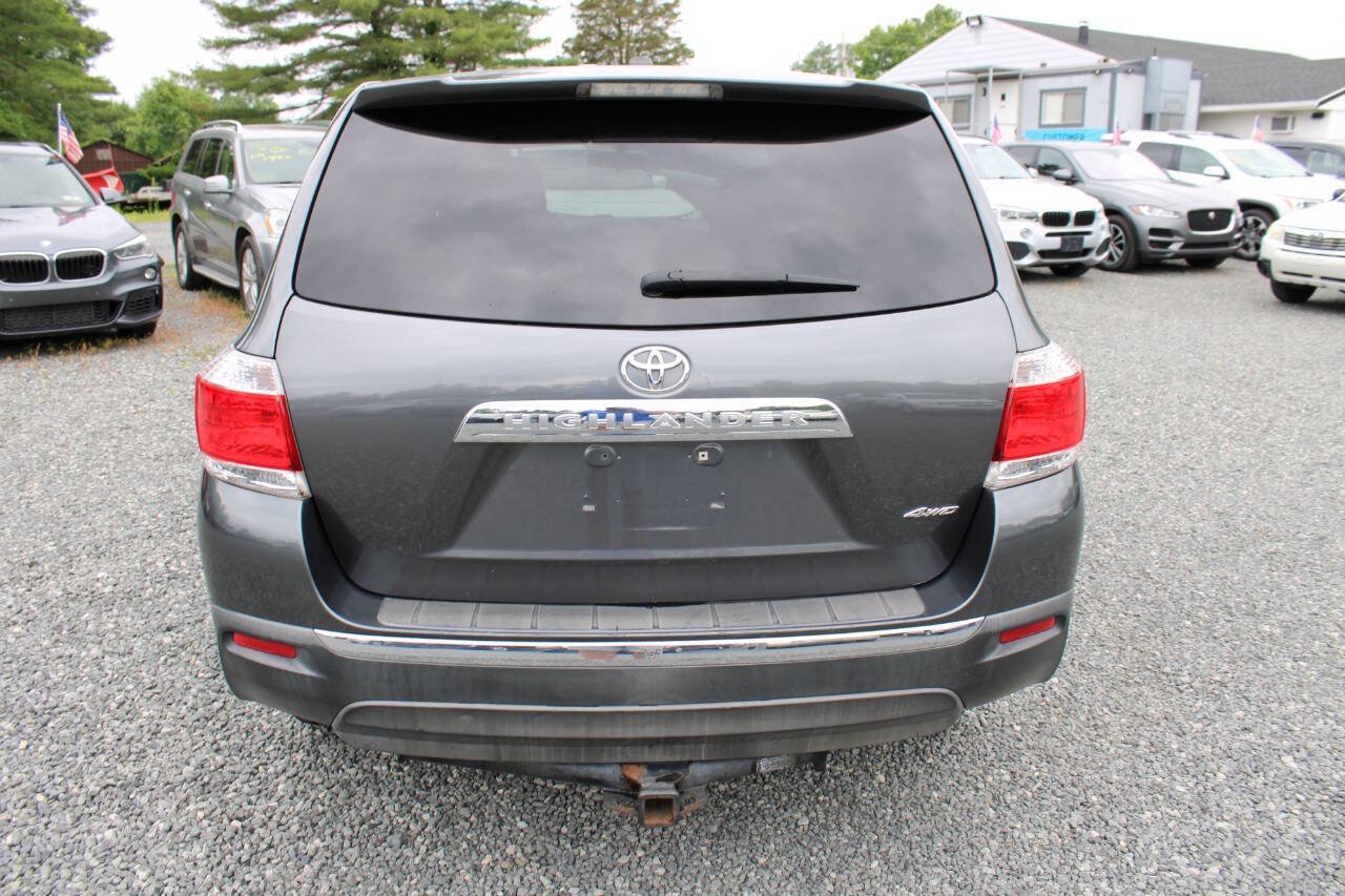Used 2011 Toyota Highlander 4WD w/ Tow Pkg image 8