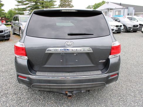 Used 2011 Toyota Highlander 4WD w/ Tow Pkg image 8