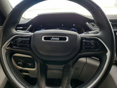 Used 2022 Jeep Grand Cherokee L Overland RWD image 19