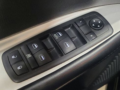 Used 2018 Dodge Journey SXT FWD image 27