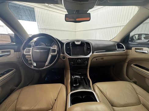 Used 2014 Chrysler 300 image 13