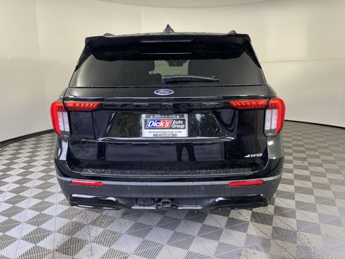 Used 2025 Ford Explorer ST-Line w/ Premium Package image 4