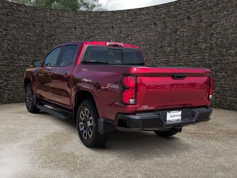 Used 2024 Chevrolet Colorado Z71 w/ Z71 Convenience Package 2 AWD/4WD image 4