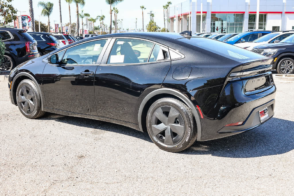 New 2027 Toyota Prius Plug-In Hybrid FWD image 6