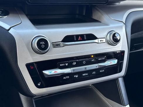 Used 2023 Ford Explorer XLT w/ Equipment Group 202A image 19