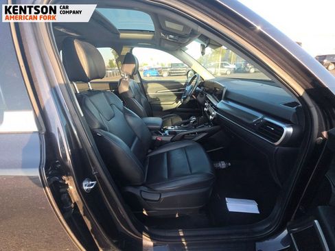 Used 2025 Kia Telluride S AWD/4WD image 5