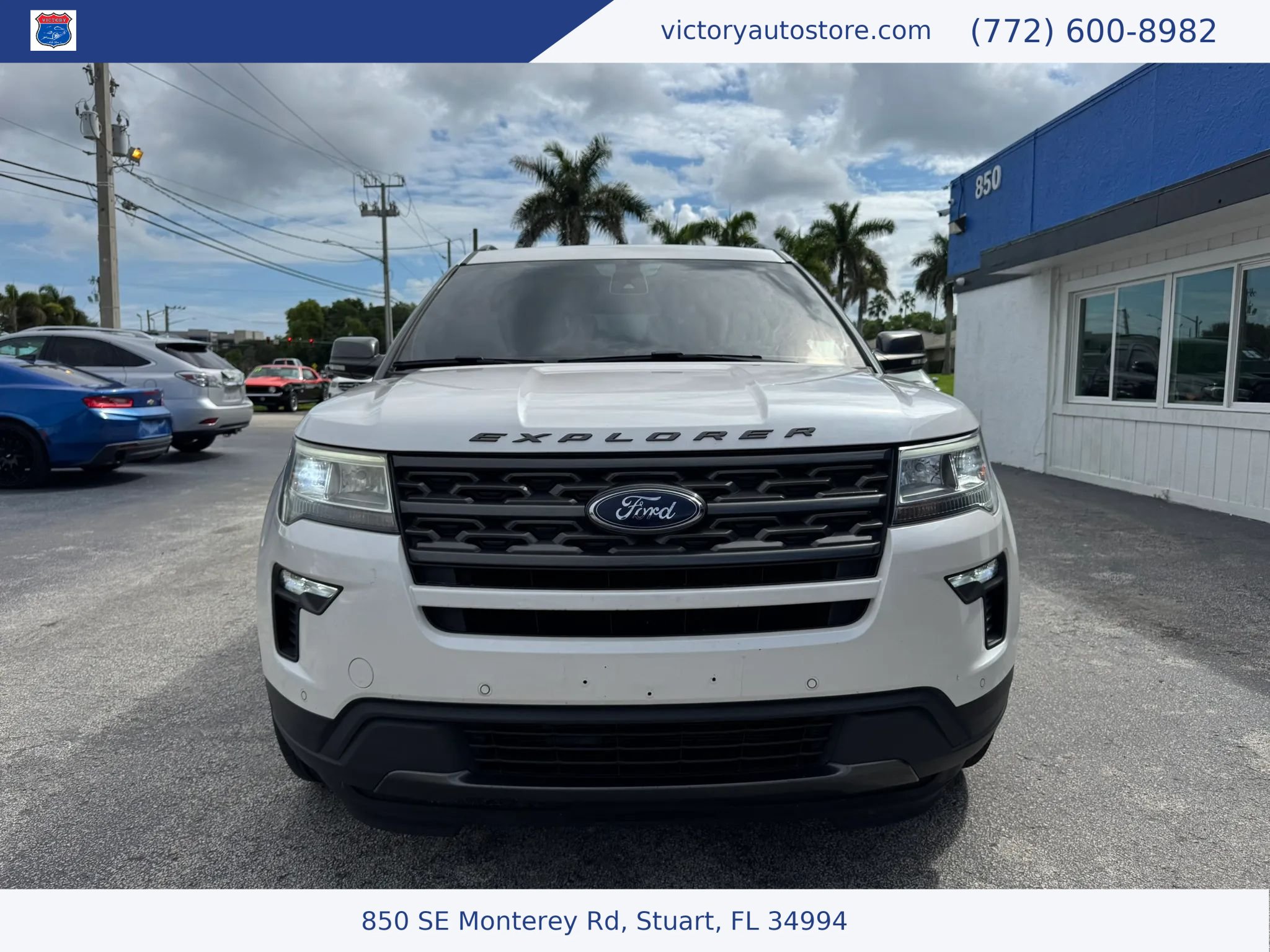 Used 2018 Ford Explorer XLT w/ Equipment Group 202A AWD/4WD image 2